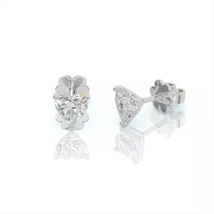 ⁦עגילי יהלומים, זהב 14K, יהלום לב, דגם: אליה⁩ – תמונה ⁦5⁩